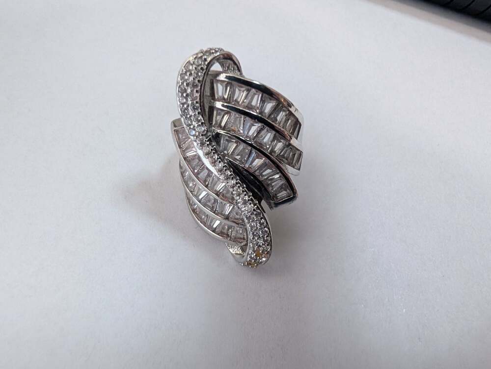 Elegant Silver Tone Baguette & Pave Cubic Zirconia Statement Ring Sze 8 SEE PICS